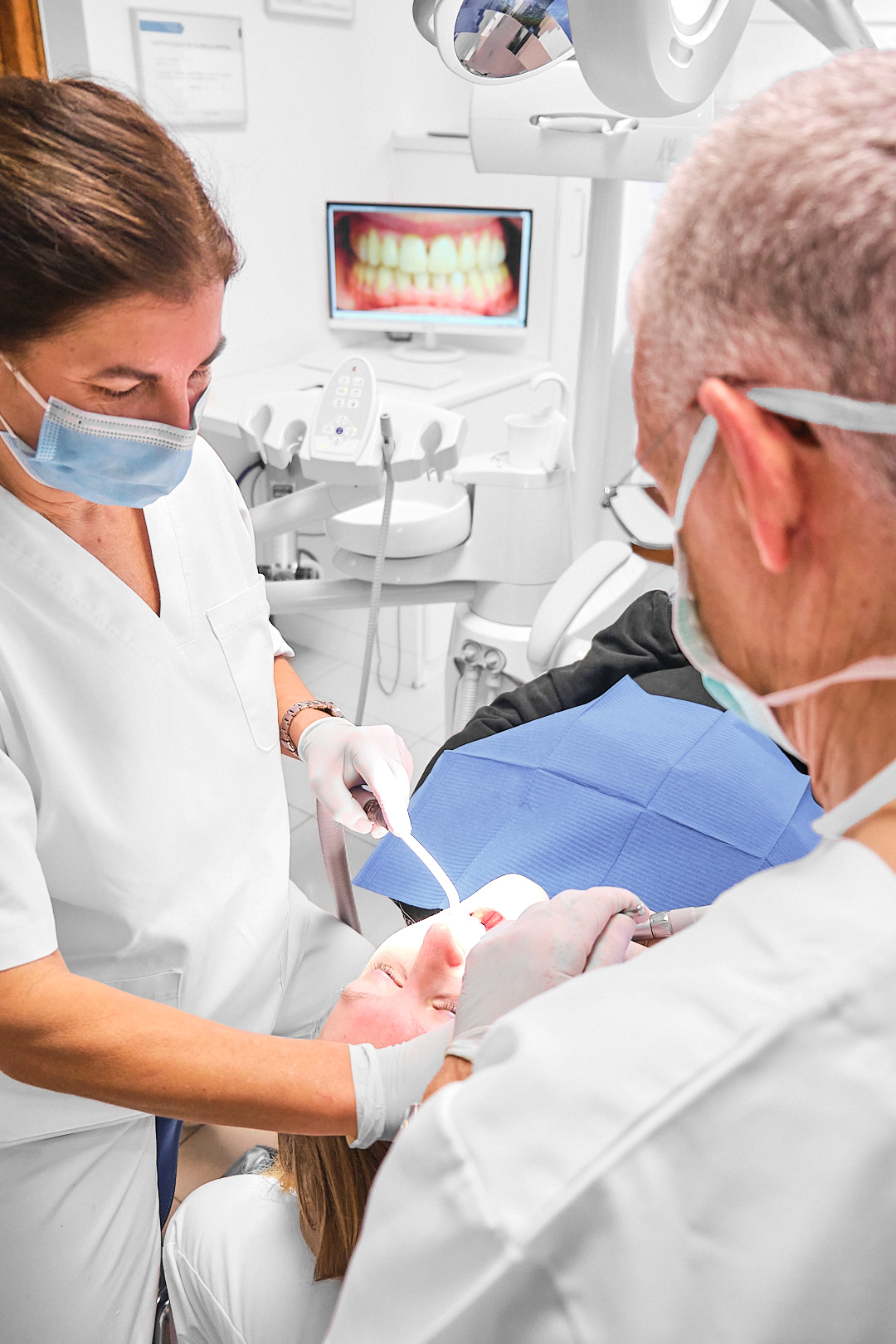 Clínica Dental Adolfo León RO 17